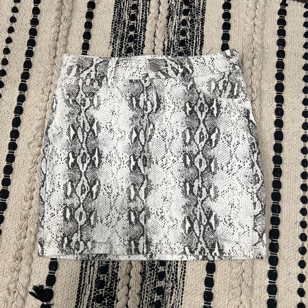 Almost Famous Mid-Rise Skirt